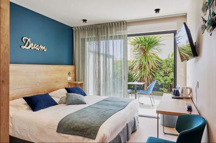 La Crémaillère · Chambre de l'Hôtel à Courseulles-sur-Mer, Normandie