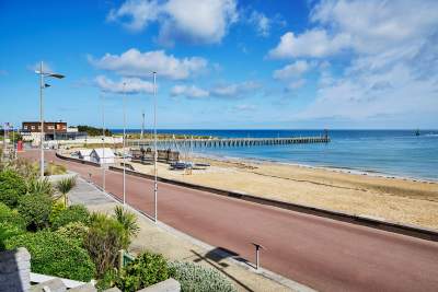 La Crémaillère · Hôtel bord de mer à Courseulles-sur-Mer, Normandie