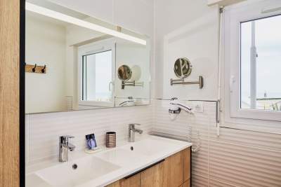 La Crémaillère · Salle de bain de l'Hôtel 3 étoiles Courseulles-sur-Mer, Calvados
